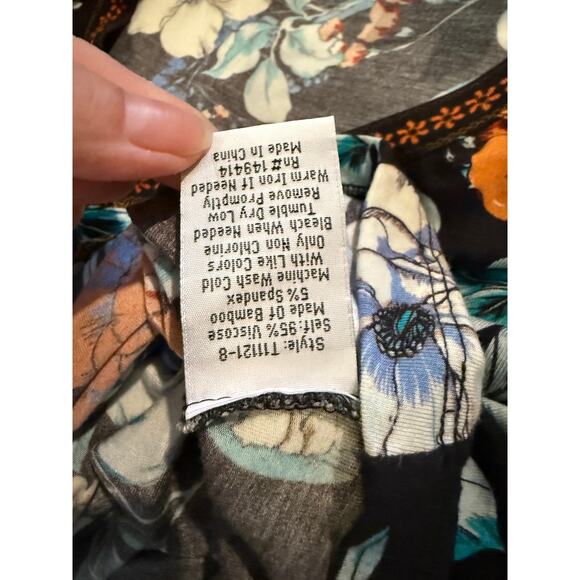 Johnny Was Ardell Long Sleeve Henley Top Dark Floral Print M - Picture 8 of 8